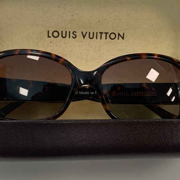 Louis Vuitton - Picture 1 of 6